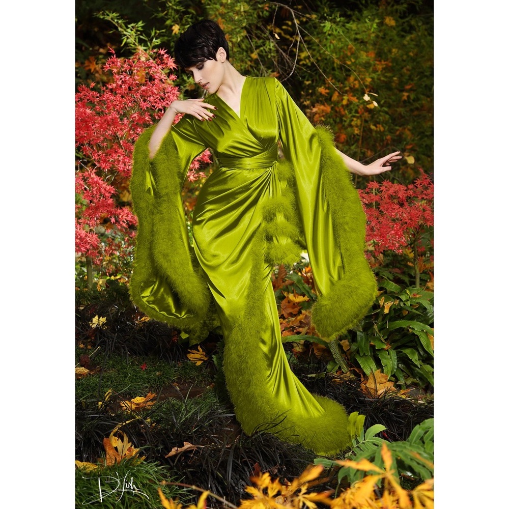 Catherine D’Lish Super Selene Satin & Maribou dressing gown, size 2X